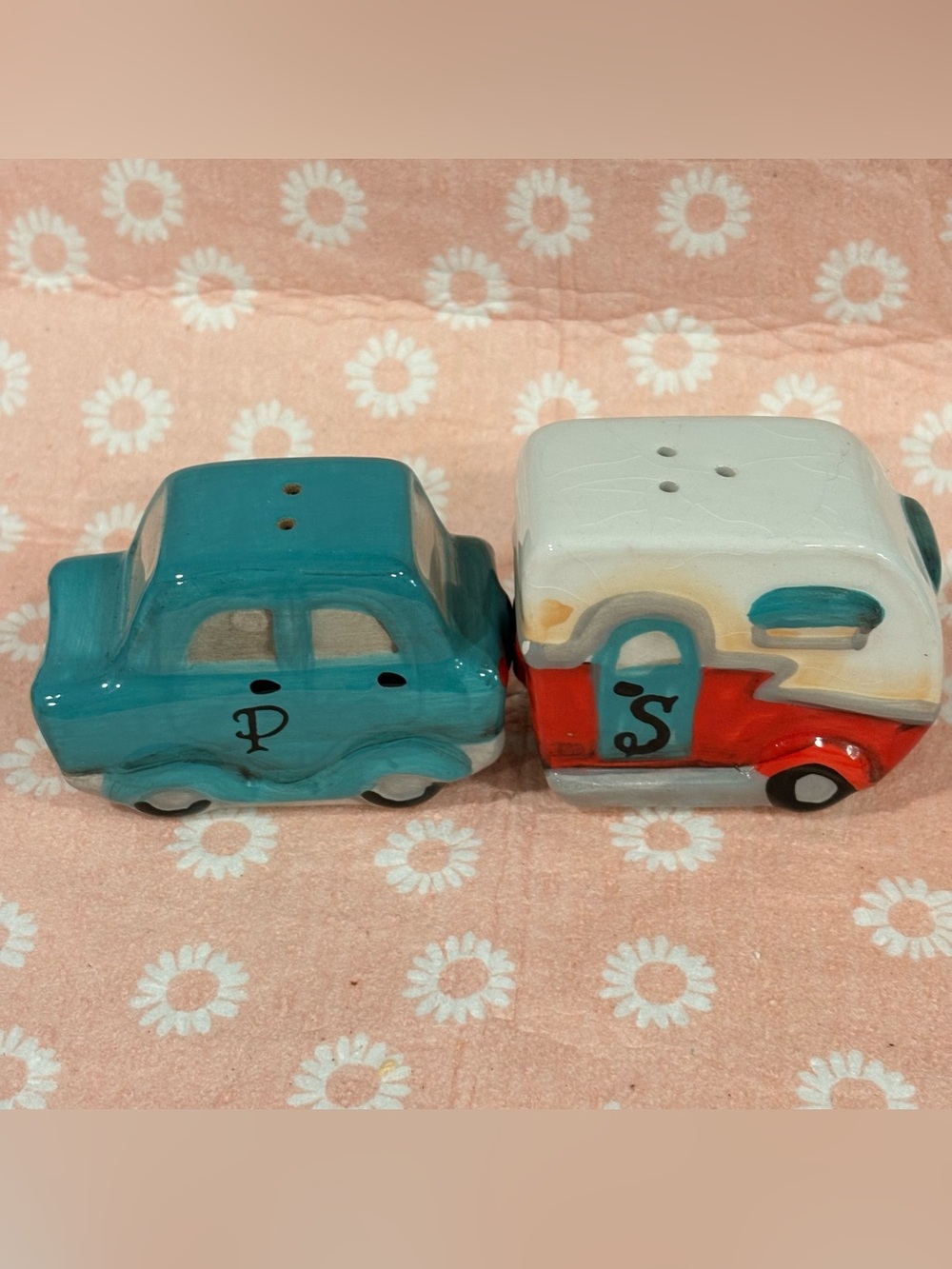 Vtg Streamline Road Trip - Car & Camper Ceramic Salt & Pepper Set